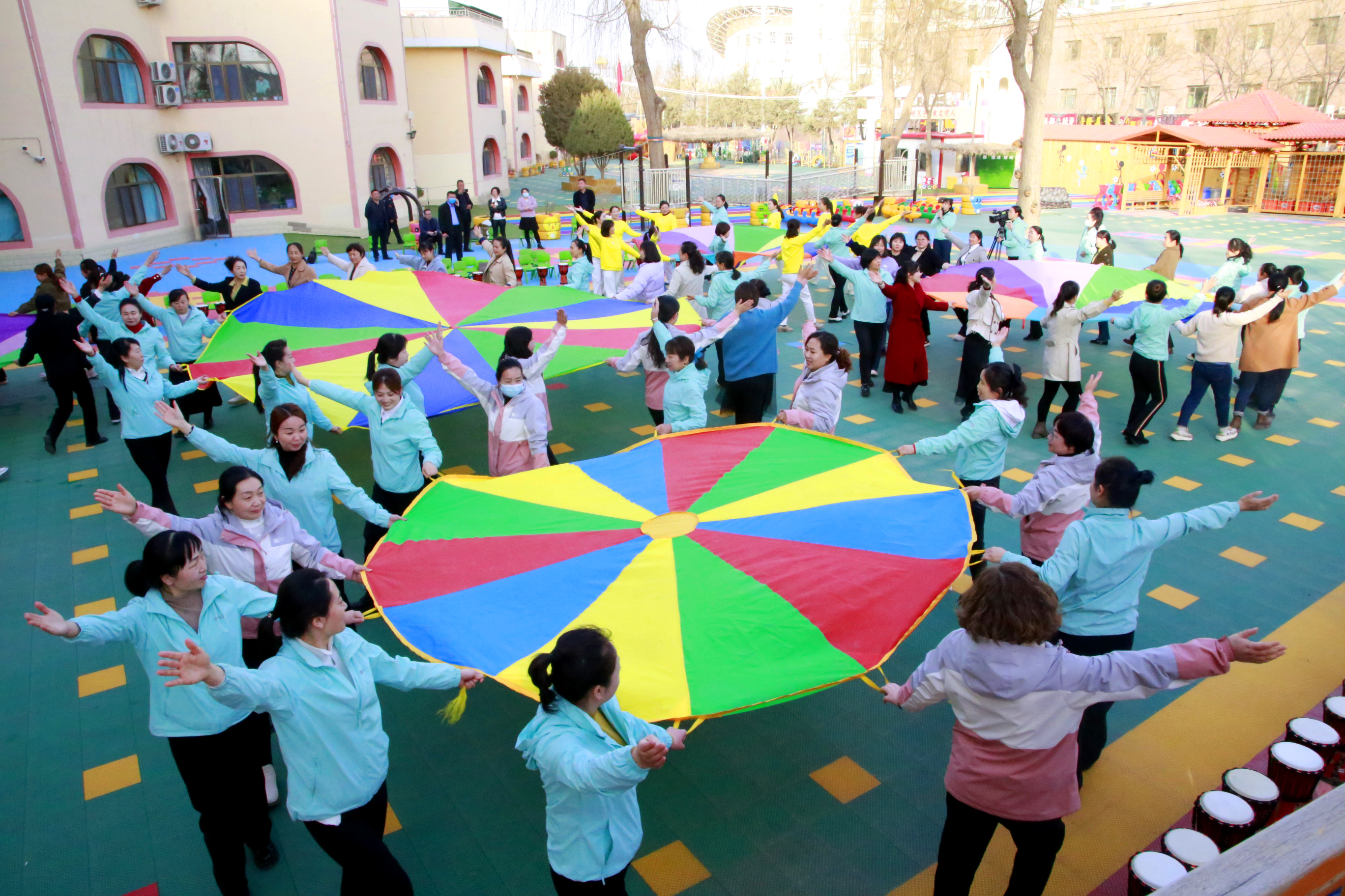 06 臨澤縣第二幼兒園組織城鄉(xiāng)教育高質(zhì)量發(fā)展共同體幼兒園教師開展聯(lián)合教研活動 劉莉 攝.JPG